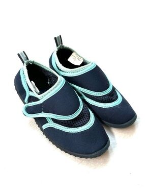 ⭐️ 5 for $25 PLACE Navy & Light Blue Kids’ Water Shoes Velcro Size 11-12